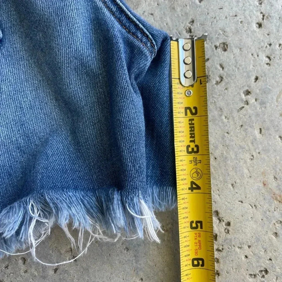 Ashley Mason High-Waisted Raw Hem Denim Shorts Medium Wash Sz 27 - Picture 7 of 10